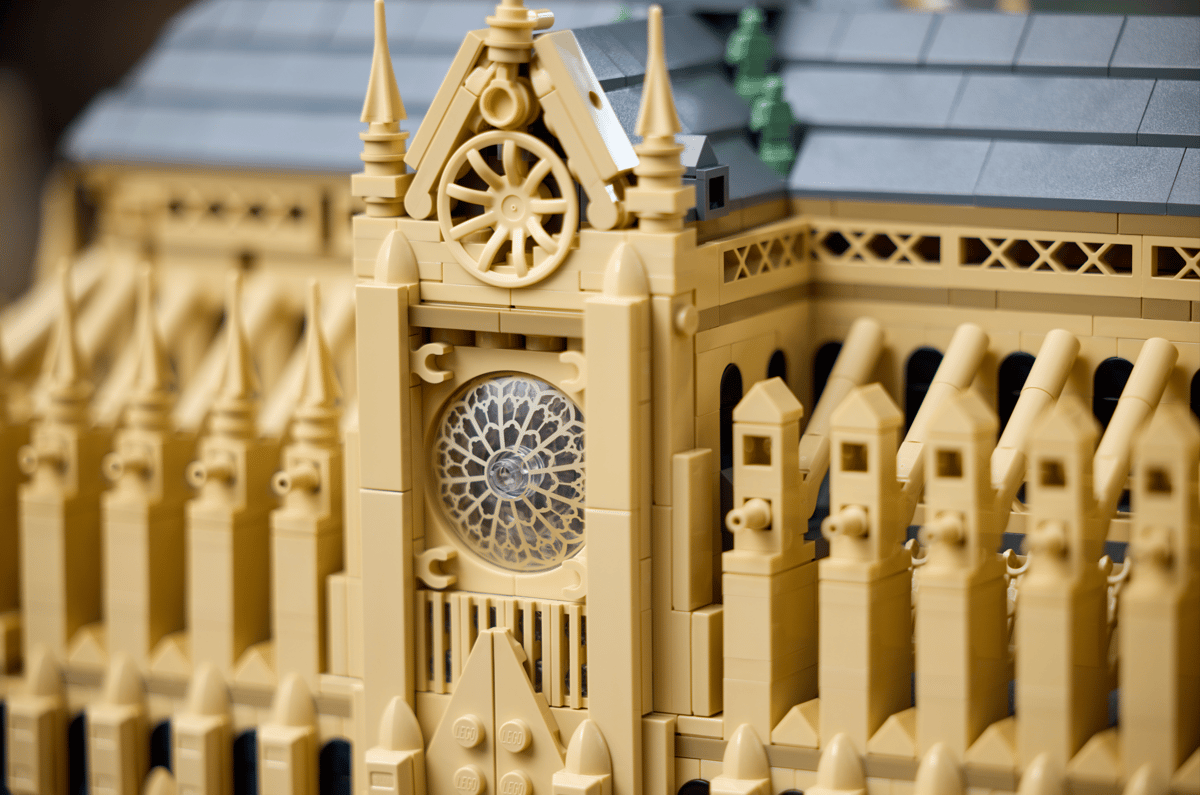 US Warehouse | Notre-Dame Cathedral Building Set – 21061