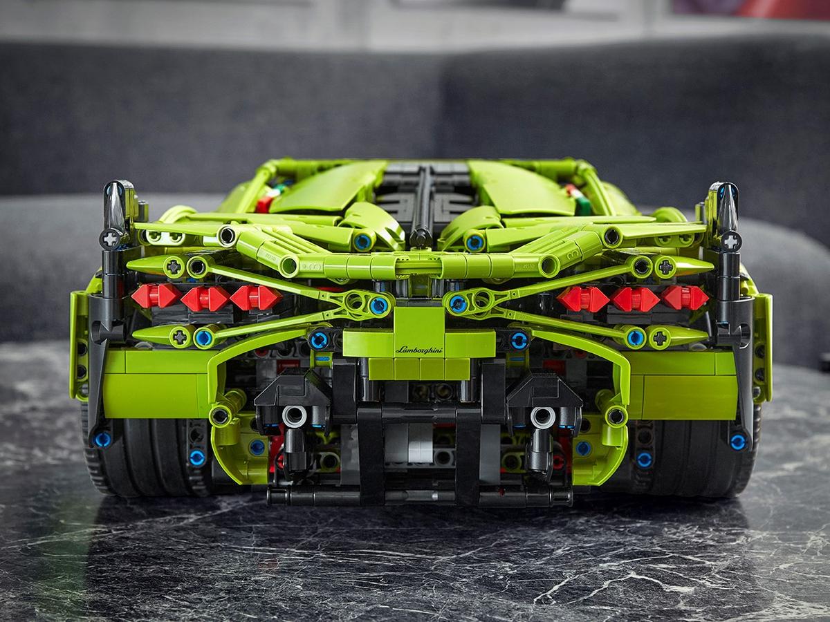 US Warehouse | V12 Supercar Building Set – 42115