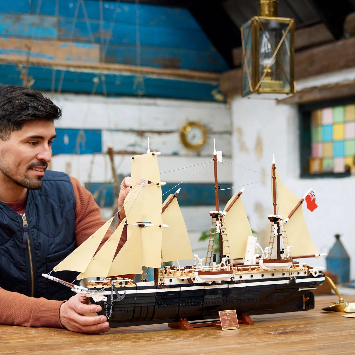 US Warehouse | Endurance Exploration Ship Building Set – 10335