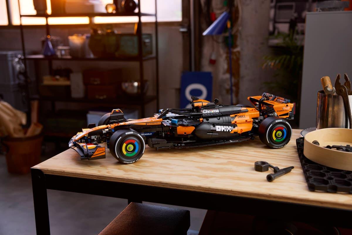 [🇺🇸 US Warehouse]-wk-blok  British F1 Racing Car MCL39 - 42228