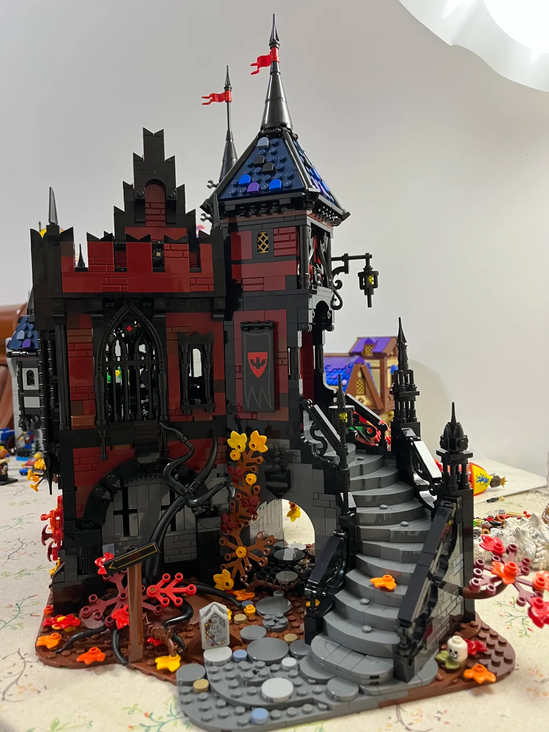 910049
